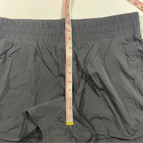 New Spyder Womens 3” Two in One Shorts Black Size XL - Picture 4 of 7